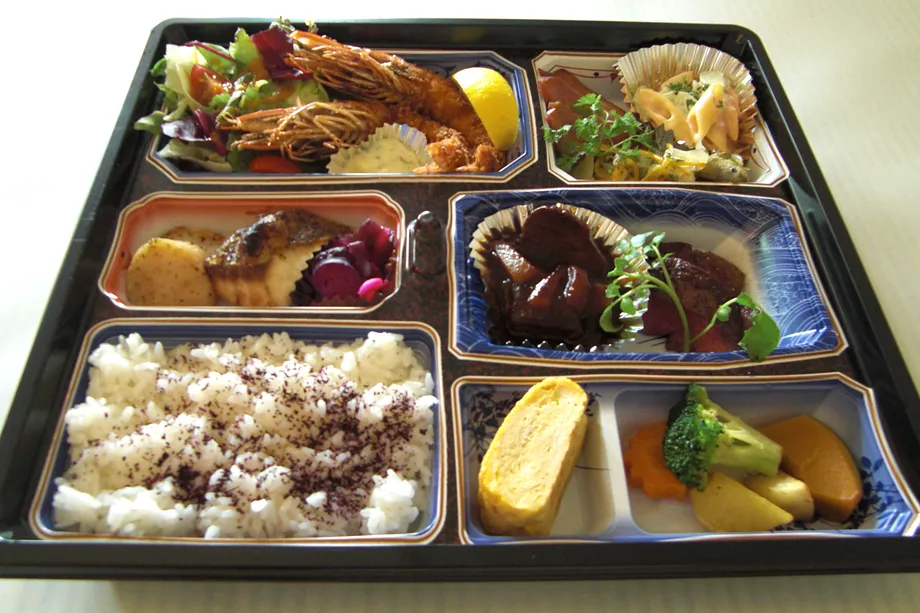 洋風お弁当￥5,400(税込)の一例